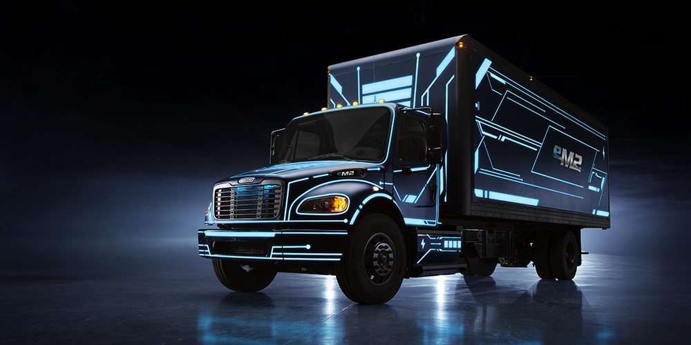 Read more about the article Freightliner eM2 Is One Of The More Revolutionary EV Trucks Out There